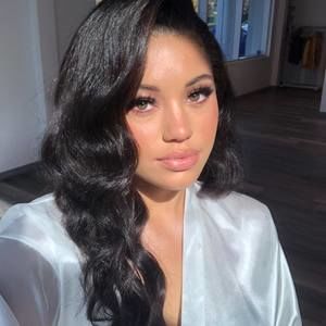 Meet your Posher, Desiree